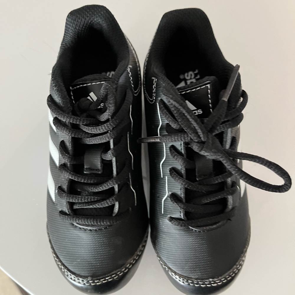 Soccer cleats size 10 toddler